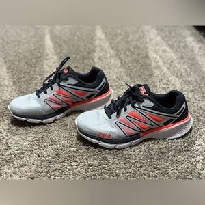 Size 9 Fila sneakers. Color: Light blue/navy blue/coral